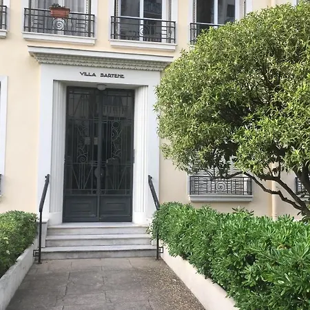 Bas Cimiez Free Parking 住宿加早餐酒店